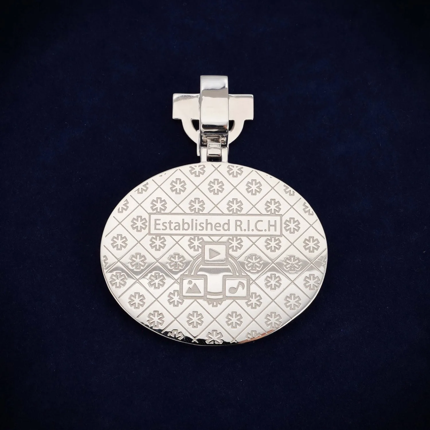"E Ǝ" Custom Circle Moissanite Pendant 14K Gold (view 3 of 3)