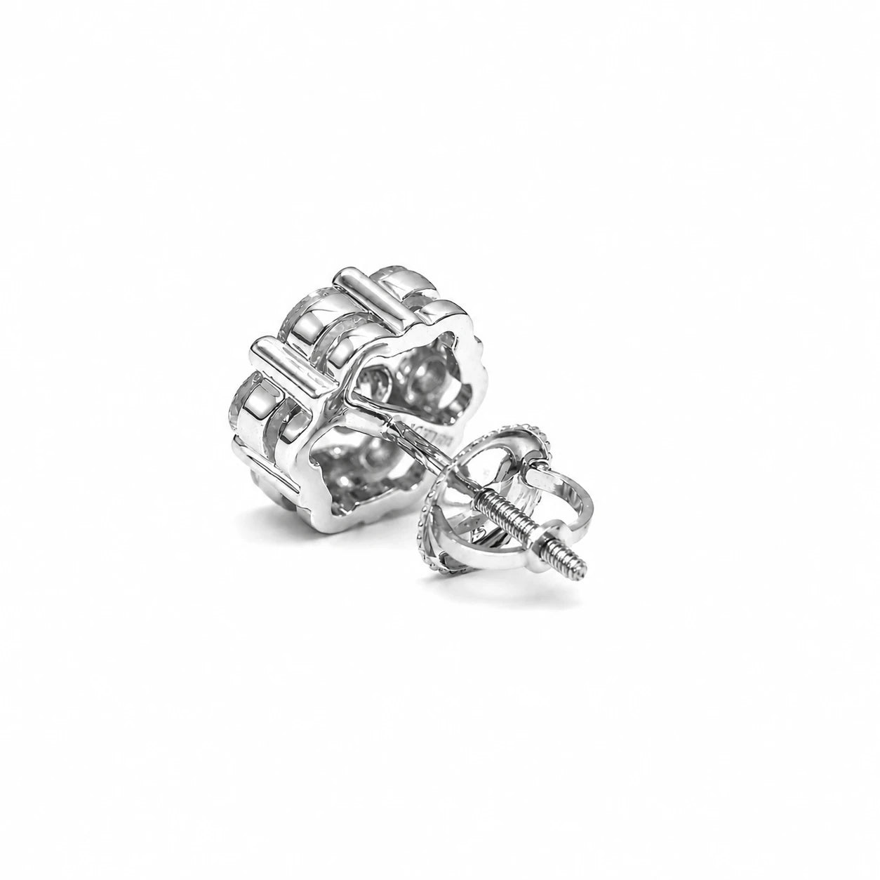 Flower Diamond Studs - earrings in yellow gold (view 40 of 58)